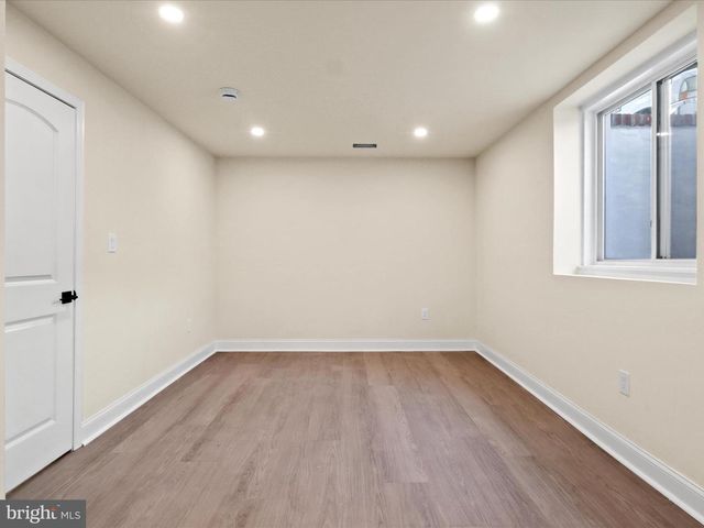 3413 WOODS AVE, Alexandria, VA 22302