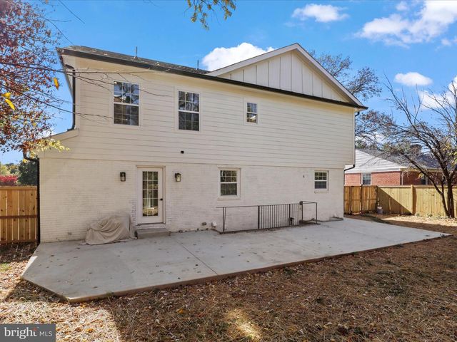 3413 WOODS AVE, Alexandria, VA 22302