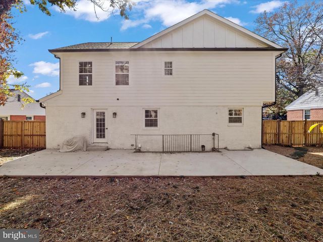 3413 WOODS AVE, Alexandria, VA 22302