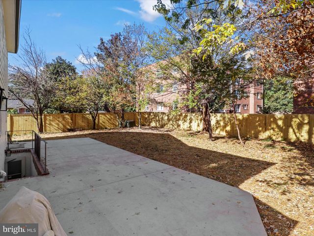 3413 WOODS AVE, Alexandria, VA 22302