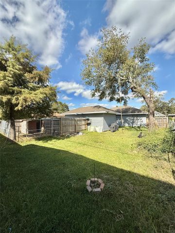 521 Cypress Avenue, Crosby, TX 77532