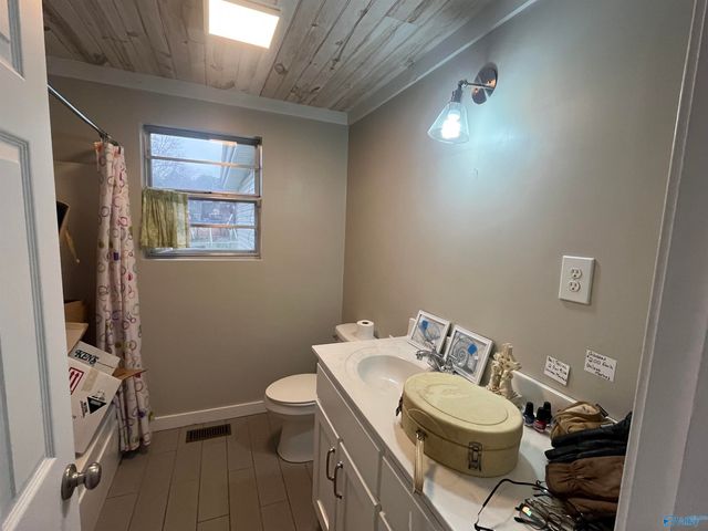 1035 Portwood Drive, Albertville, AL 35951