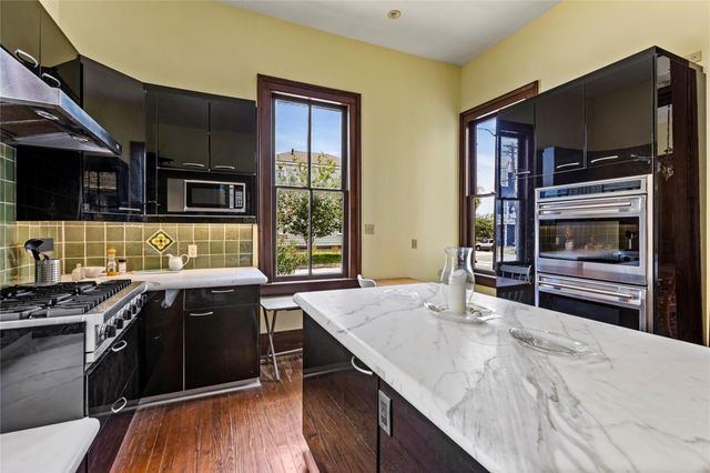 2002 Ave K, Galveston, TX 77550
