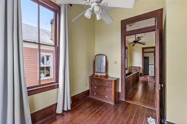2002 Ave K, Galveston, TX 77550