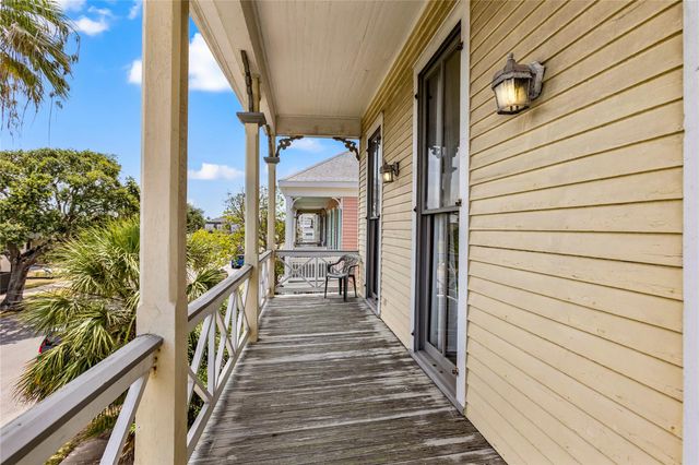 2002 Ave K, Galveston, TX 77550