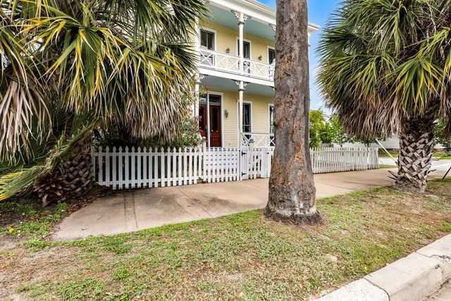 2002 Ave K, Galveston, TX 77550