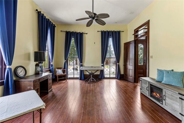 2002 Ave K, Galveston, TX 77550