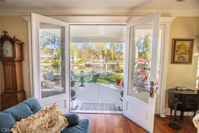 27016 Island, Valencia, CA 91355