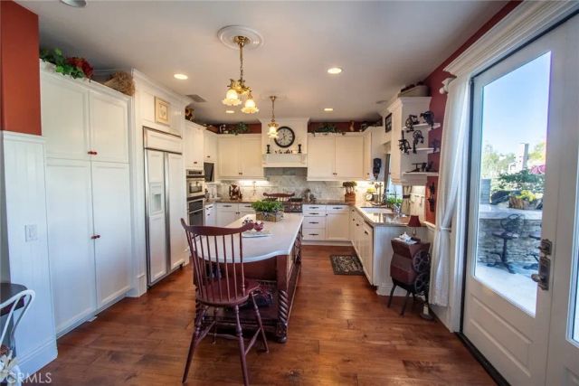 27016 Island, Valencia, CA 91355