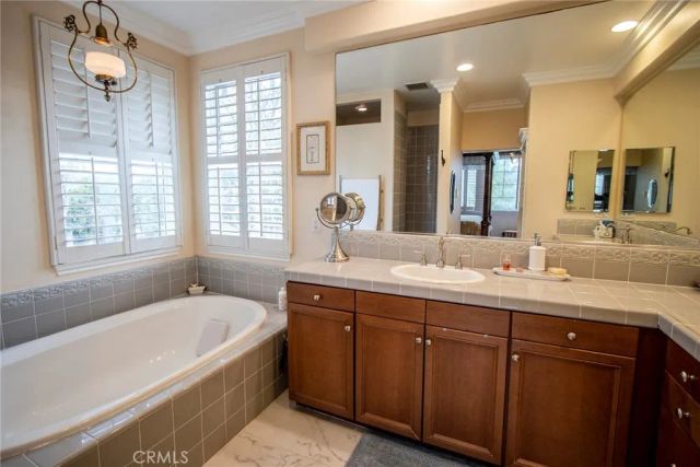 27016 Island, Valencia, CA 91355