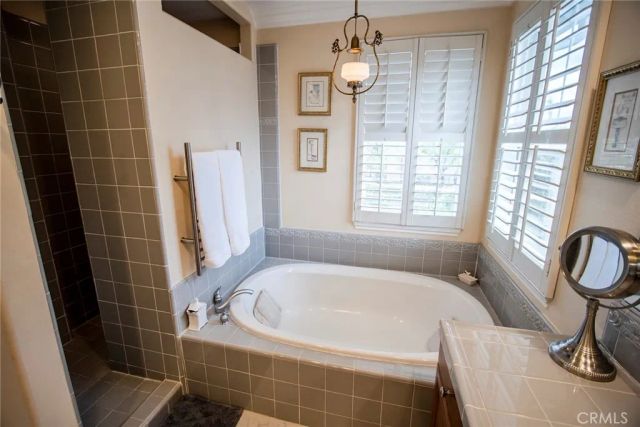 27016 Island, Valencia, CA 91355