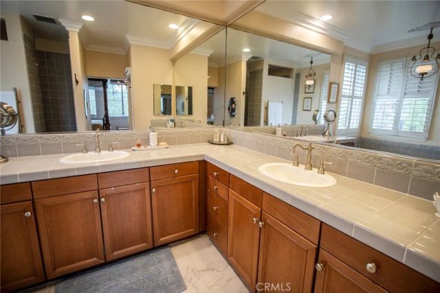 27016 Island, Valencia, CA 91355