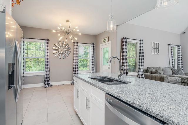 158 Briarwood Ln, Smithville, TN 37166