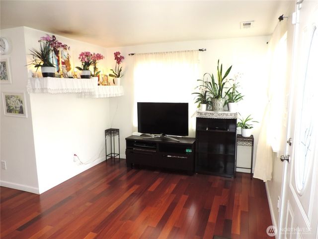 11426 15th Avenue SW, Seattle, WA 98146