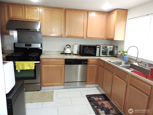 11426 15th Avenue SW, Seattle, WA 98146