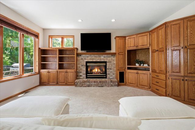 5900 Otter Ridge Circle, White Bear Lake, MN 55110