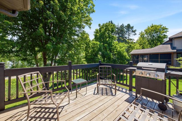 5900 Otter Ridge Circle, White Bear Lake, MN 55110