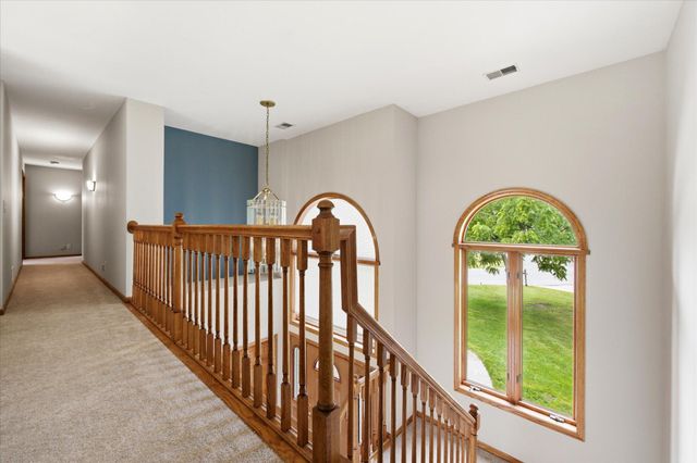 5900 Otter Ridge Circle, White Bear Lake, MN 55110