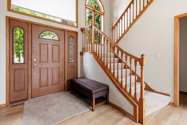 5900 Otter Ridge Circle, White Bear Lake, MN 55110