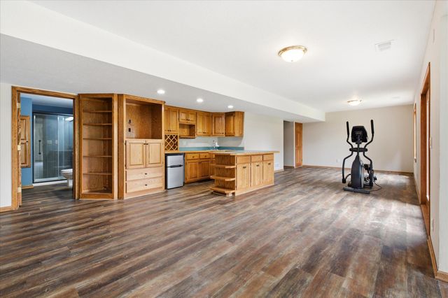 5900 Otter Ridge Circle, White Bear Lake, MN 55110