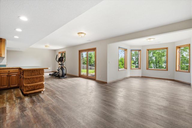 5900 Otter Ridge Circle, White Bear Lake, MN 55110