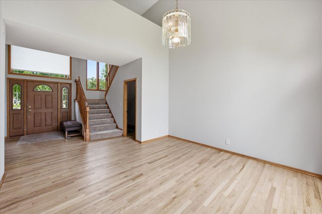 5900 Otter Ridge Circle, White Bear Lake, MN 55110
