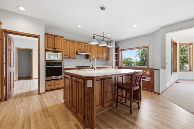 5900 Otter Ridge Circle, White Bear Lake, MN 55110