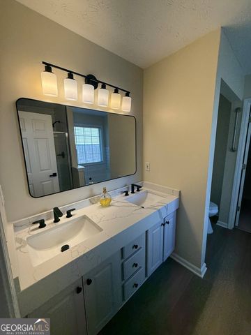 2214 Oakland Farm Drive, Lawrenceville, GA 30044
