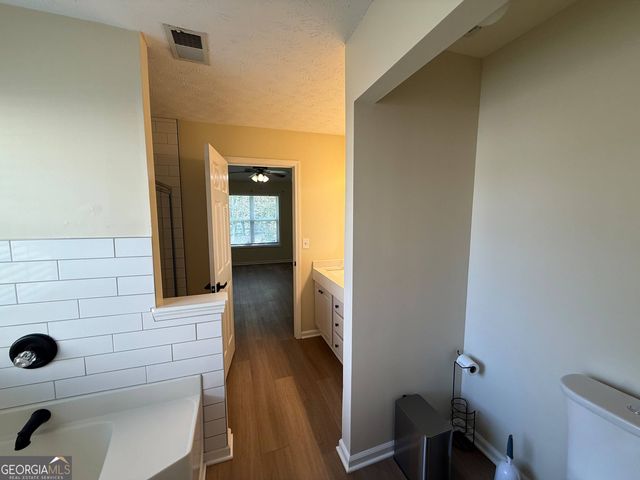 2214 Oakland Farm Drive, Lawrenceville, GA 30044