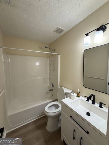 2214 Oakland Farm Drive, Lawrenceville, GA 30044