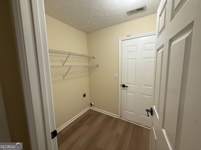 2214 Oakland Farm Drive, Lawrenceville, GA 30044