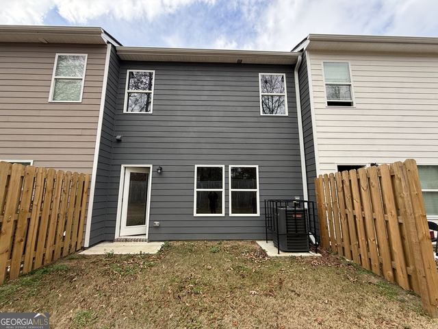 156 Village Green Drive, Adairsville, GA 30103