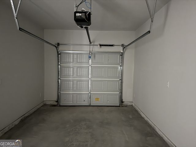 156 Village Green Drive, Adairsville, GA 30103