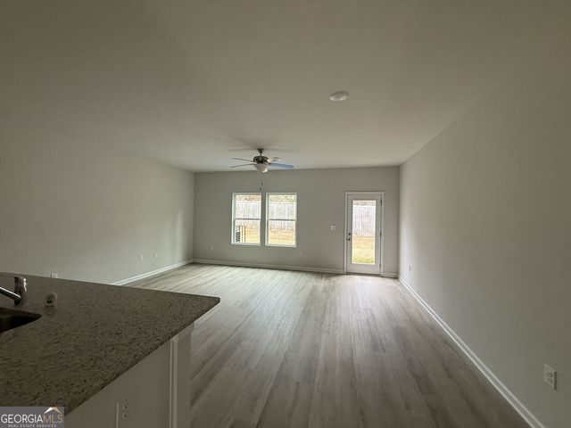 156 Village Green Drive, Adairsville, GA 30103