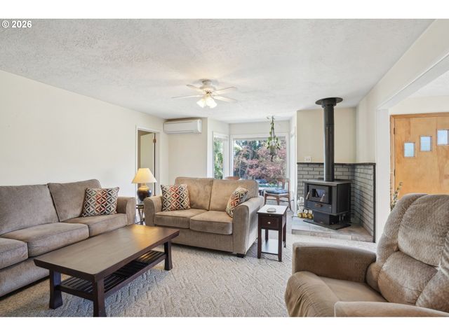 710 11TH St, Oregon City, OR 97045