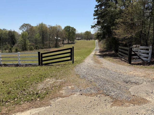 776 Hargrove Rd Road, Texarkana, AR 71854