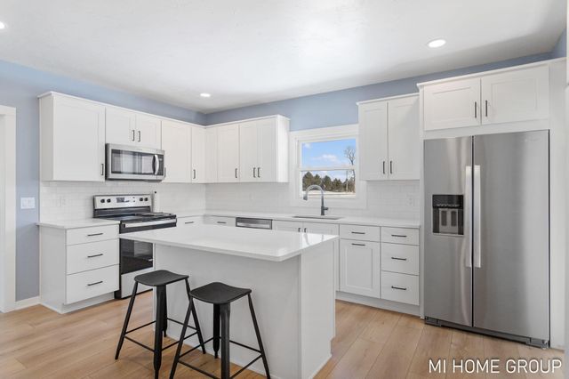 4958 136th Avenue, Manlius Twp, MI 49419