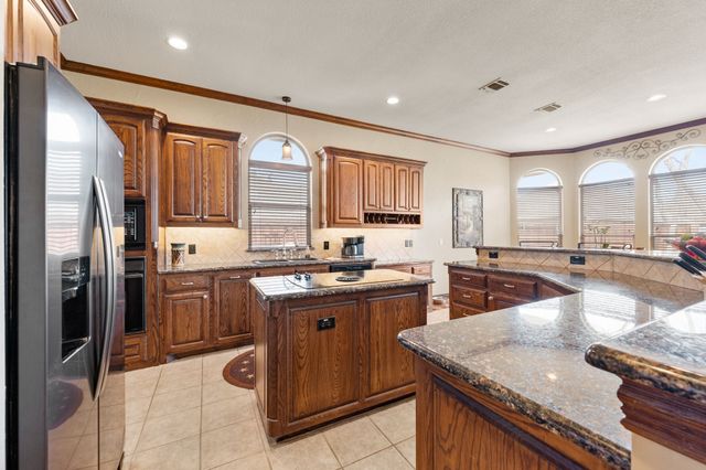 7921 Shady Oaks Drive, North Richland Hills, TX 76182