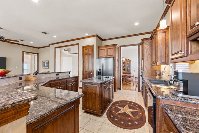 7921 Shady Oaks Drive, North Richland Hills, TX 76182