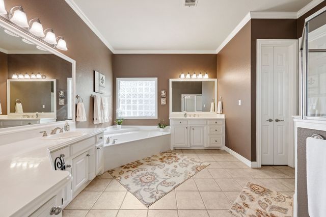 7921 Shady Oaks Drive, North Richland Hills, TX 76182