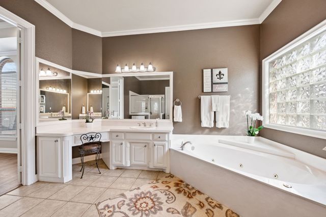 7921 Shady Oaks Drive, North Richland Hills, TX 76182