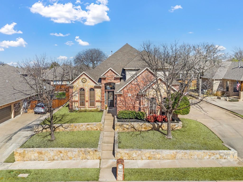 7921 Shady Oaks Drive, North Richland Hills, TX 76182