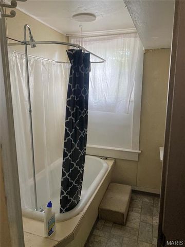 409 E A Street, Belleville, IL 62220