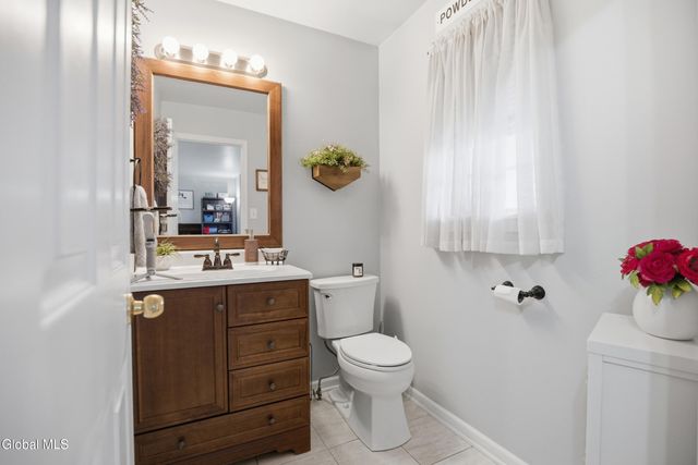 208 Springdale Way, Rotterdam, NY 12306