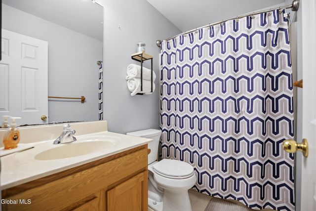 208 Springdale Way, Rotterdam, NY 12306