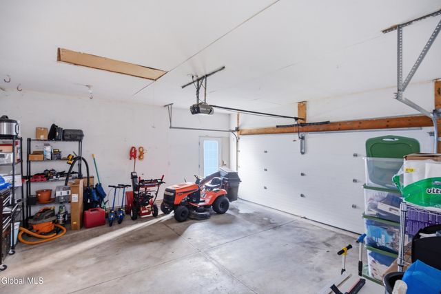 208 Springdale Way, Rotterdam, NY 12306