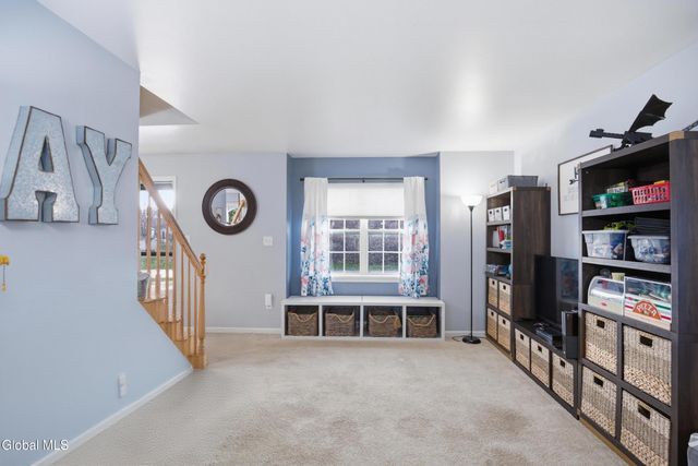 208 Springdale Way, Rotterdam, NY 12306