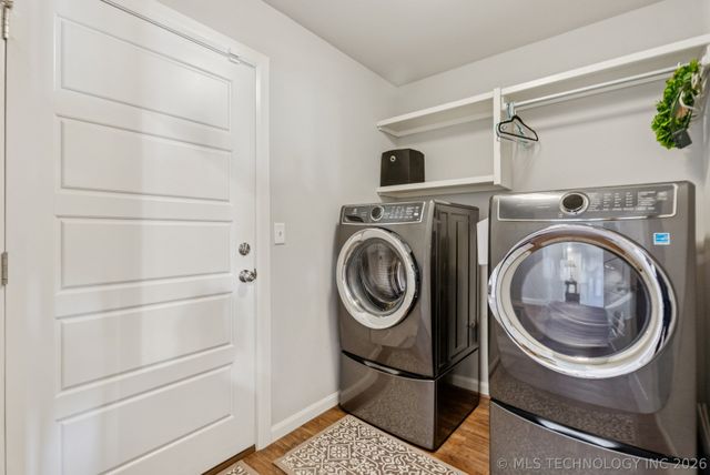 5130 S Walnut Creek Drive W, Sand Springs, OK 74063