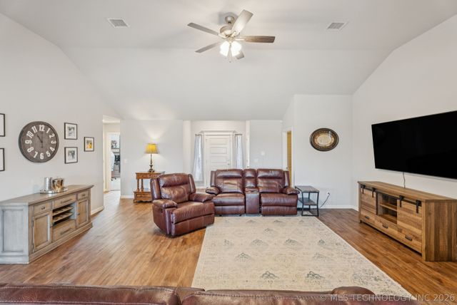 5130 S Walnut Creek Drive W, Sand Springs, OK 74063