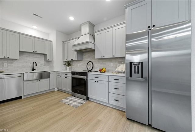 14307 Old Courthouse WAY B, Newport News, VA 23602